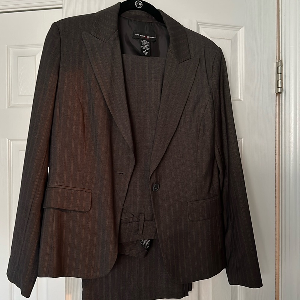 Beautiful lightweight suit.